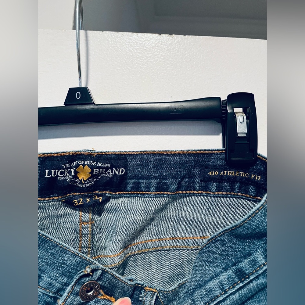 Lucky Brand 401 Authentic Fit 32x34 Men’s Jeans. Straight. Great condition!